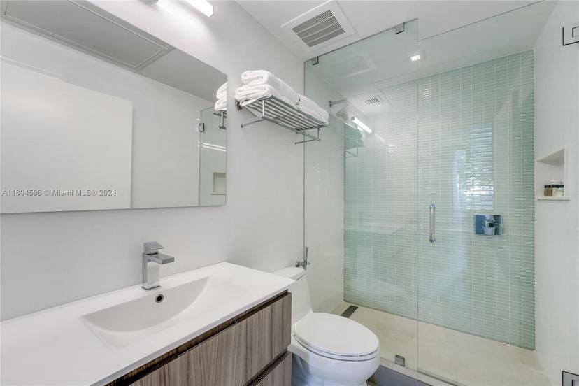 Picture of 6080 Collins Ave # 102, Miami Beach FL 33140