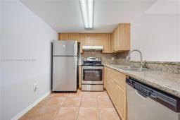 Picture of 2642 Collins Ave # 411, Miami Beach, FL 33140