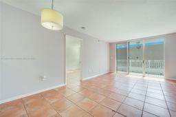 Picture of 2642 Collins Ave # 411, Miami Beach, FL 33140