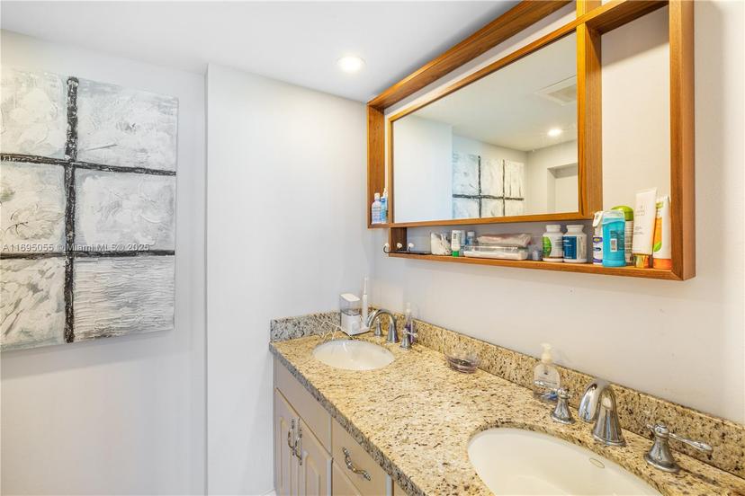 Picture of 524 Orton Ave # 603, Fort Lauderdale FL 33304
