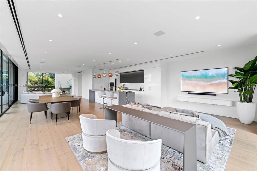 Picture of 420 N Hibiscus Dr, Miami Beach FL 33139