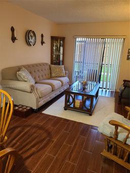 Picture of 9808 Hammocks Blvd # 23, Miami, FL 33196