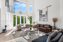 Picture of 3752 NE 199 St, Aventura, FL 33180