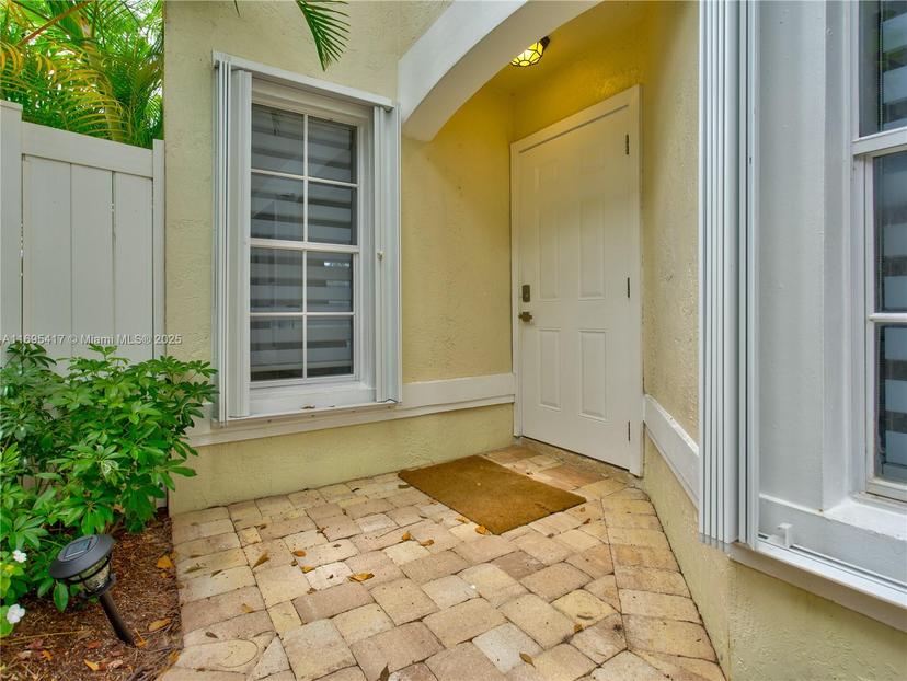 Picture of 911 Garnet Cir, Weston FL 33326