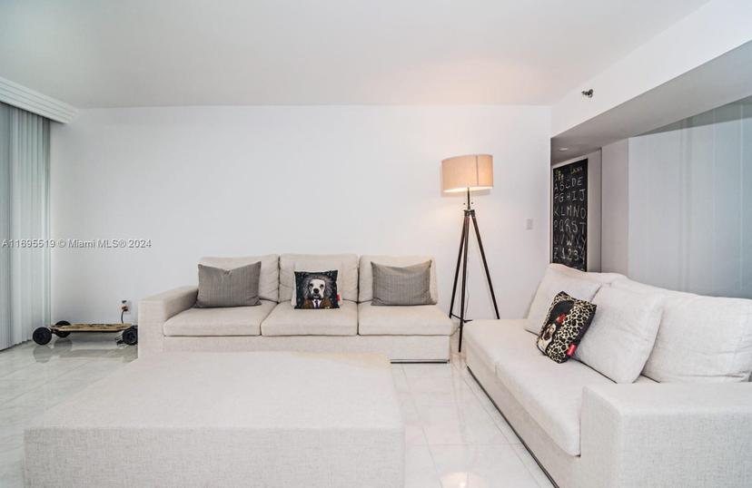 Picture of 1000 Island Blvd # 802, Aventura FL 33160