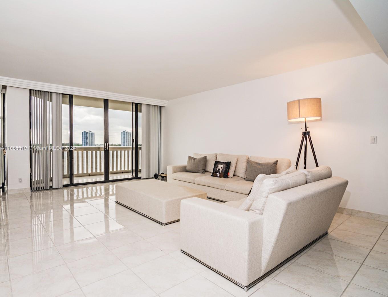 Picture of 1000 Island Blvd # 802, Aventura, FL 33160