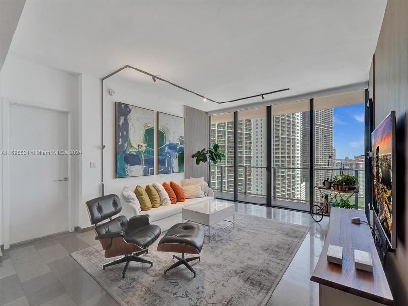 Picture of 68 SE 6Th St # 2103, Miami FL 33131