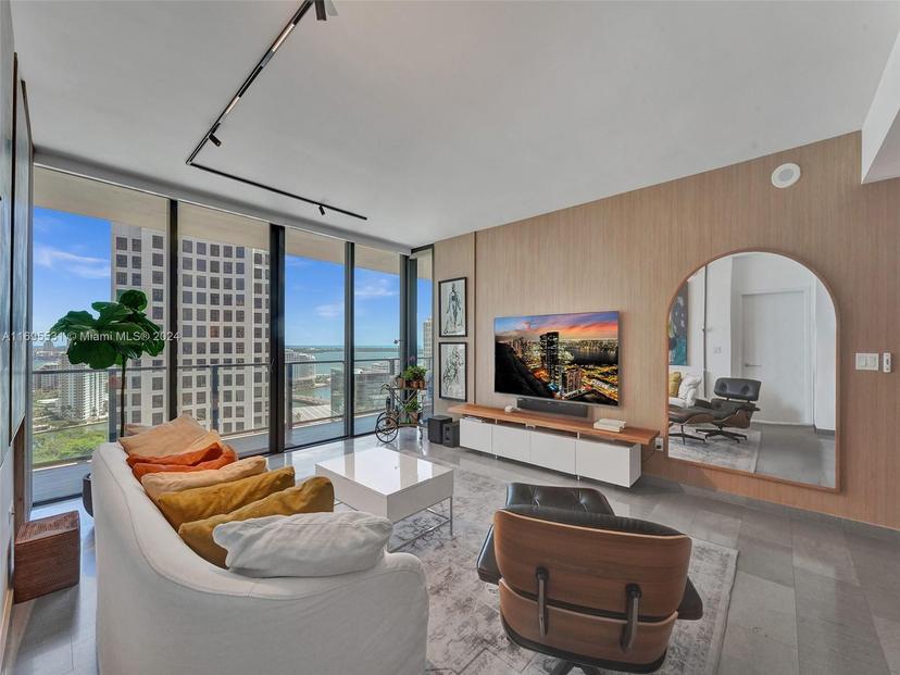 Picture of 68 SE 6Th St # 2103, Miami FL 33131