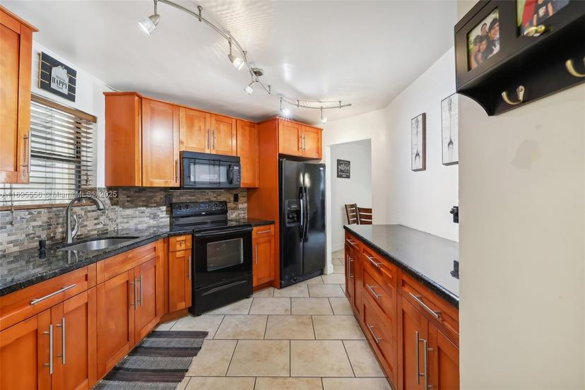 Picture of 6655 W Broward Blvd # 401, Plantation FL 33317