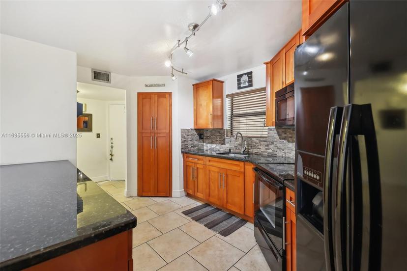 Picture of 6655 W Broward Blvd # 401, Plantation FL 33317