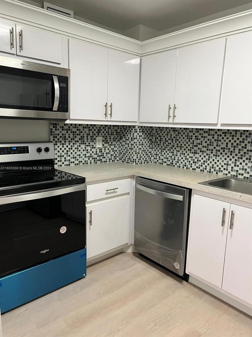 Picture of 401 Golden Isles Dr # 303, Hallandale Beach FL 33009