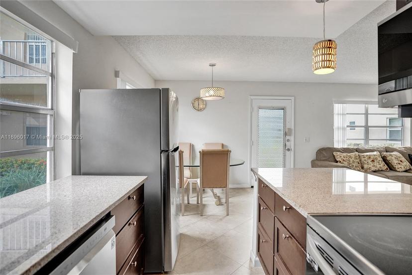 Picture of 67 Burgundy B # 67, Delray Beach FL 33484