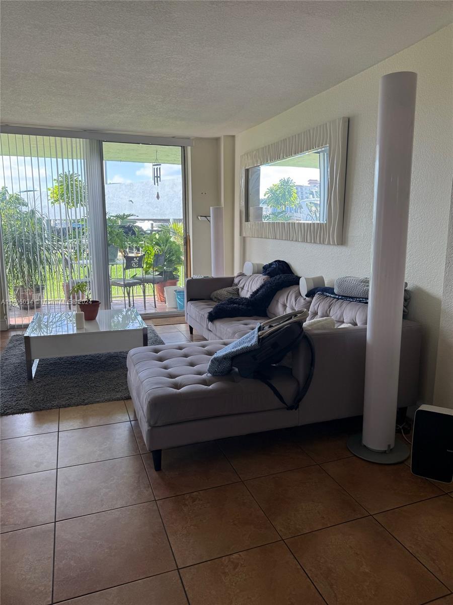 Picture of 1800 NW 24 Avenue # 104, Miami, FL 33125