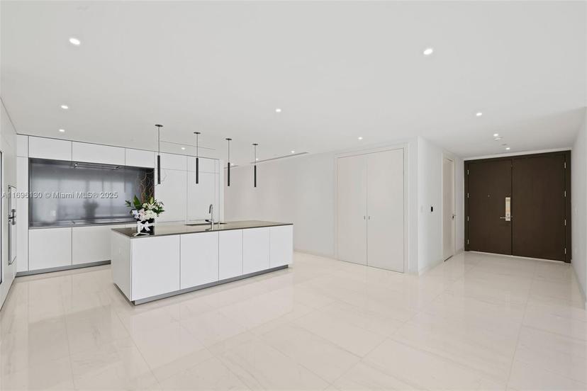 Picture of 300 Biscayne Blvd Way # 3404, Miami FL 33131