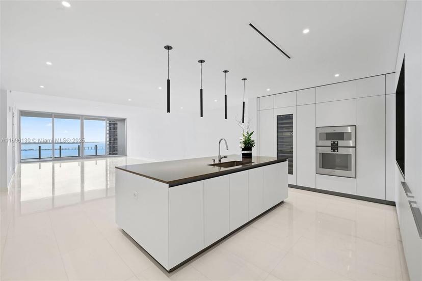 Picture of 300 Biscayne Blvd Way # 3404, Miami FL 33131