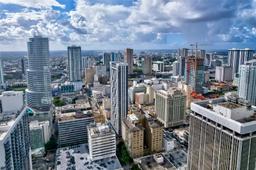 Picture of 151 SE 1St St # 1601, Miami, FL 33131