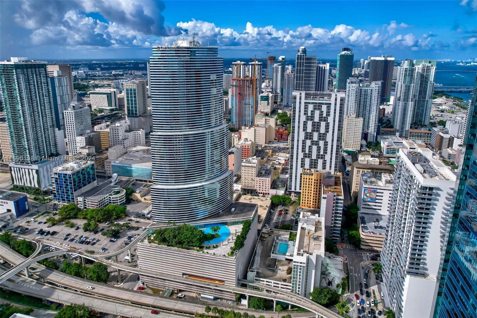 Picture of 151 SE 1St St # 1601, Miami, FL 33131