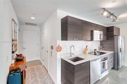 Picture of 151 SE 1St St # 1601, Miami, FL 33131