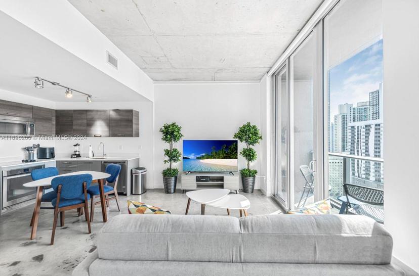 Picture of 151 SE 1St St # 2409, Miami FL 33131
