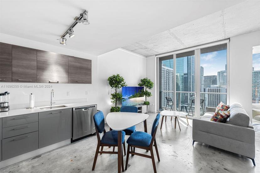 Picture of 151 SE 1St St # 2409, Miami FL 33131