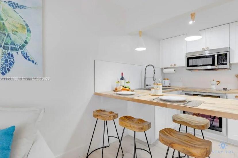 Picture of 7326 Collins Ave # 201, Miami Beach FL 33141