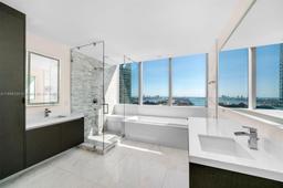 Picture of 851 NE 1St Ave # 3011, Miami, FL 33132