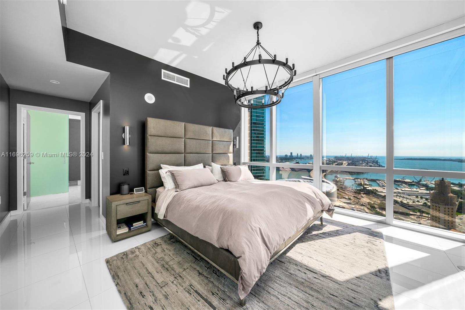 Picture of 851 NE 1St Ave # 3011, Miami, FL 33132