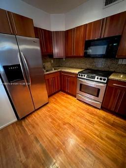 Picture of 1605 Lenox Ave # 9, Miami Beach, FL 33139