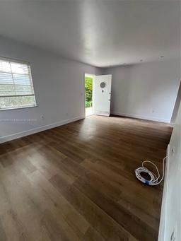 Picture of 1605 Lenox Ave # 9, Miami Beach, FL 33139