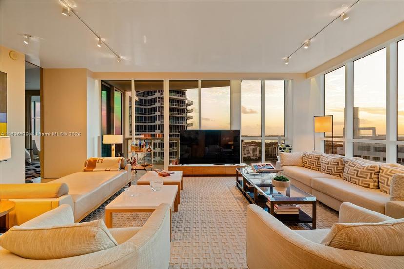 Picture of 50 S Pointe Dr # 2703, Miami Beach FL 33139