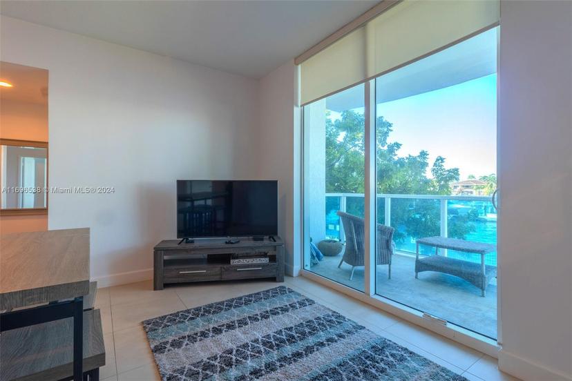 Picture of 1945 S Ocean Dr # M5, Hallandale Beach FL 33009