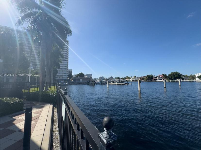 Picture of 1945 S Ocean Dr # M5, Hallandale Beach FL 33009