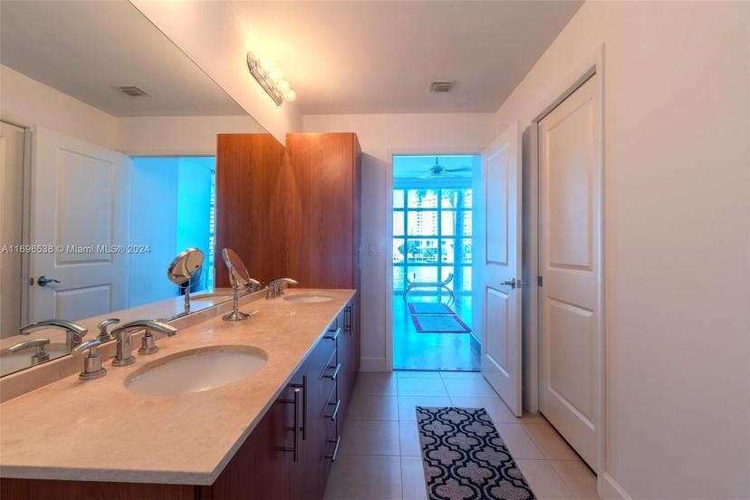 Picture of 1945 S Ocean Dr # M5, Hallandale Beach FL 33009