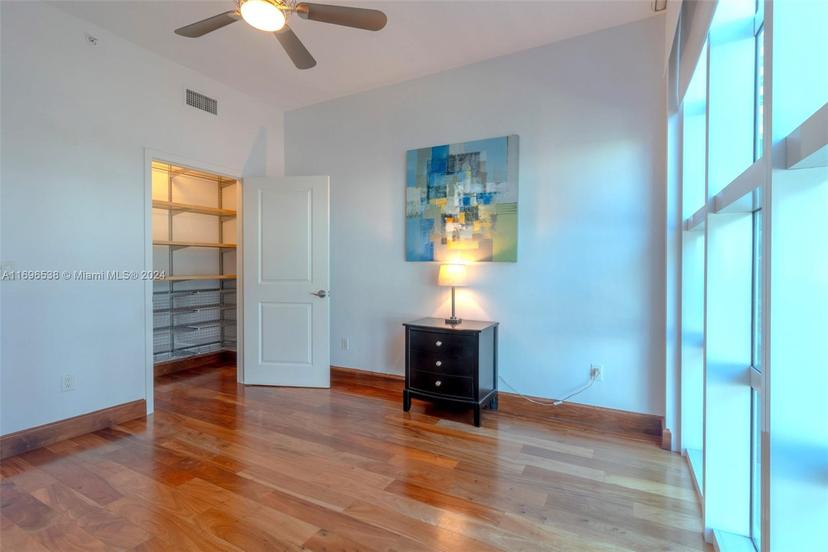 Picture of 1945 S Ocean Dr # M5, Hallandale Beach FL 33009