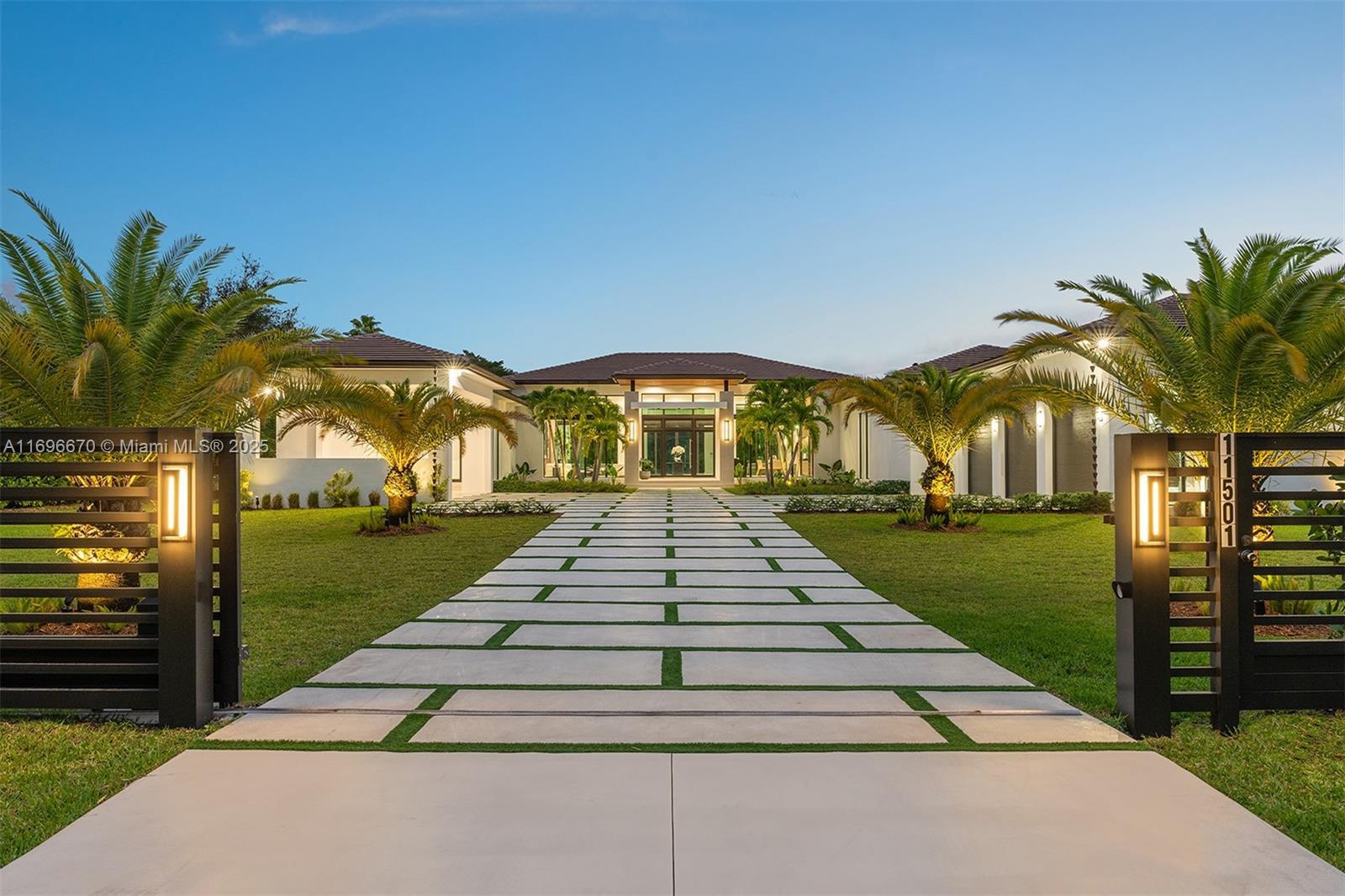 Picture of 11501 SW 67Th Ave, Pinecrest, FL 33156