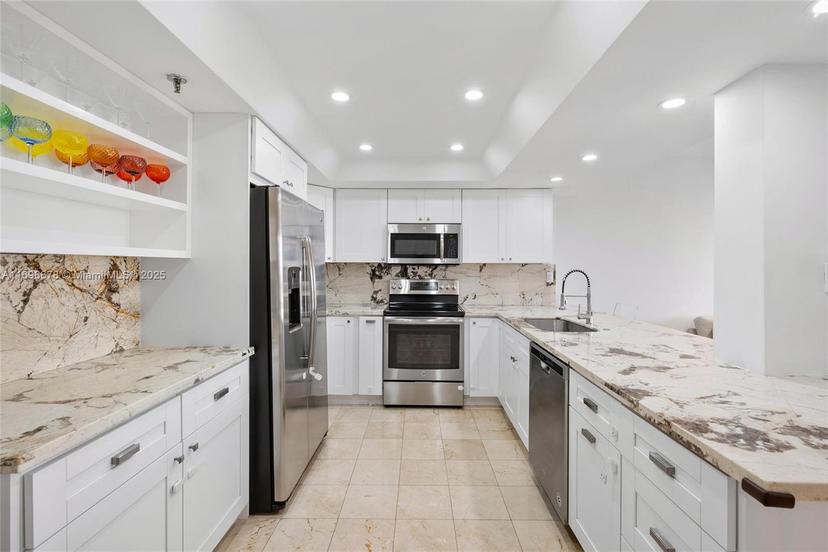 Picture of 520 Brickell Key Dr # A604, Miami FL 33131