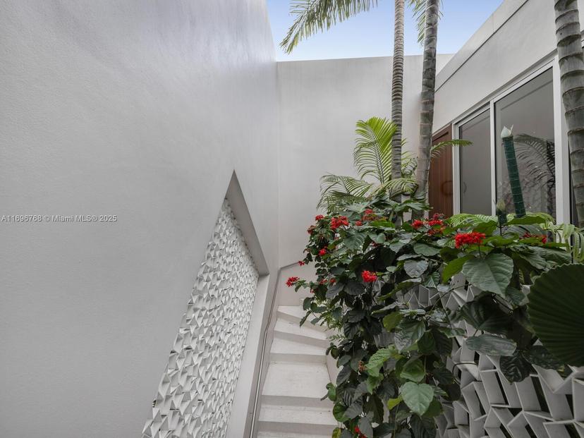 Picture of 1665 Alton Rd # 1, Miami Beach FL 33139