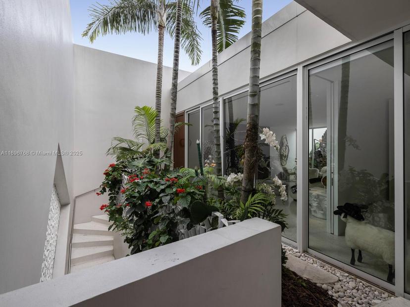 Picture of 1665 Alton Rd # 1, Miami Beach FL 33139