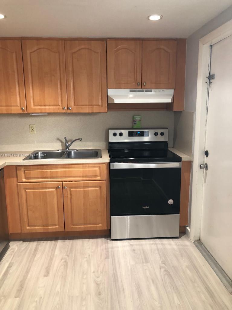 Picture of 14170 SW 84Th St # F, Miami FL 33183