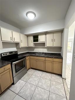 Picture of 3600 NW 21St St # 101, Lauderdale Lakes, FL 33311