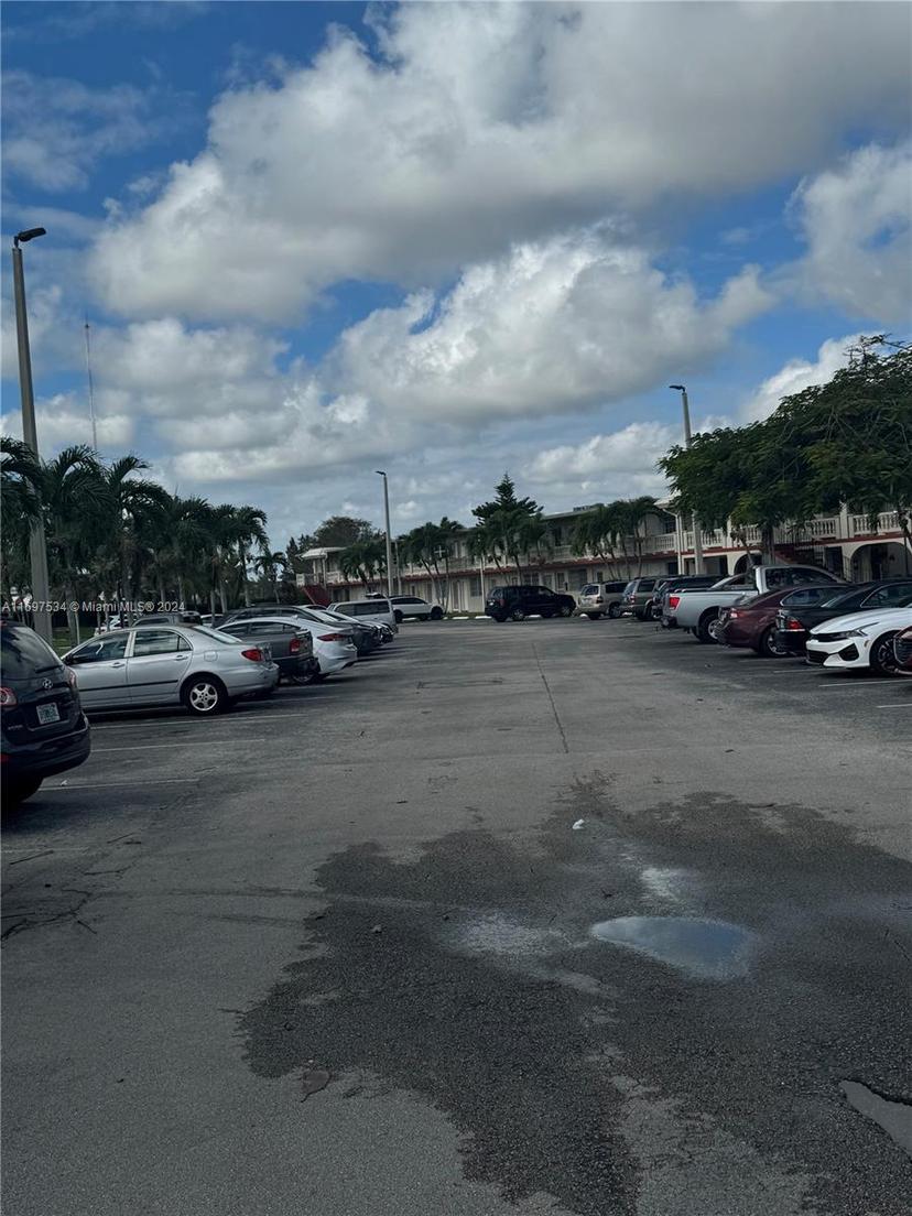Picture of 20320 NE 2Nd Ave # 12, Miami Gardens FL 33179