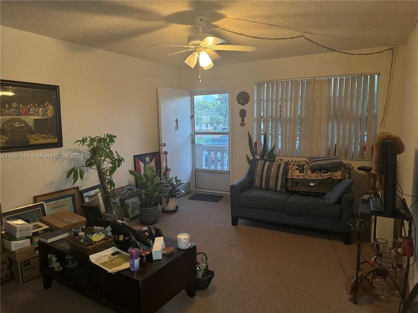 Picture of 20320 NE 2Nd Ave # 27, Miami Gardens FL 33179