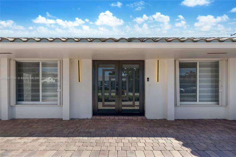 Picture of 21405 NE 19Th Ct, Miami FL 33179