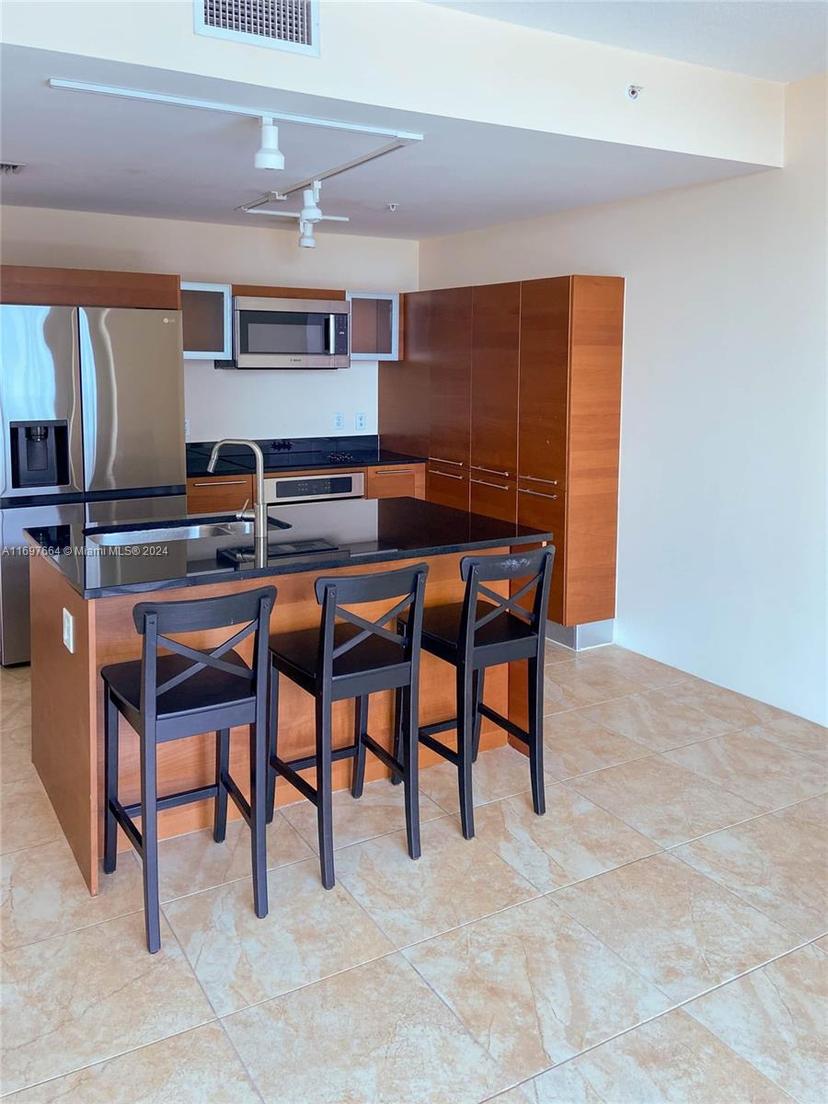 Picture of 1900 N Bayshore Dr # 4407, Miami FL 33132