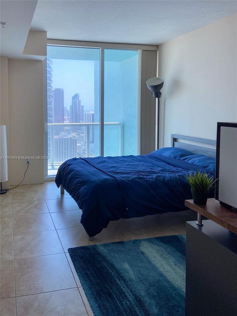 Picture of 1900 N Bayshore Dr # 4407, Miami FL 33132