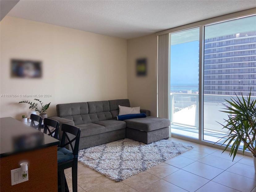Picture of 1900 N Bayshore Dr # 4407, Miami FL 33132