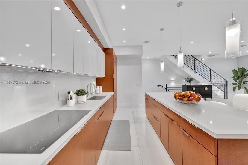 Picture of 909 NE 16Th Ter # 2, Fort Lauderdale FL 33304