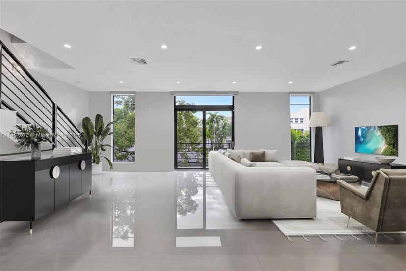 Picture of 909 NE 16Th Ter # 2, Fort Lauderdale FL 33304