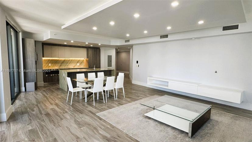 Picture of 801 S Miami Ave, Miami FL 33130
