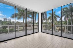 Picture of 20185 E Country Club Dr # 206, Aventura, FL 33180